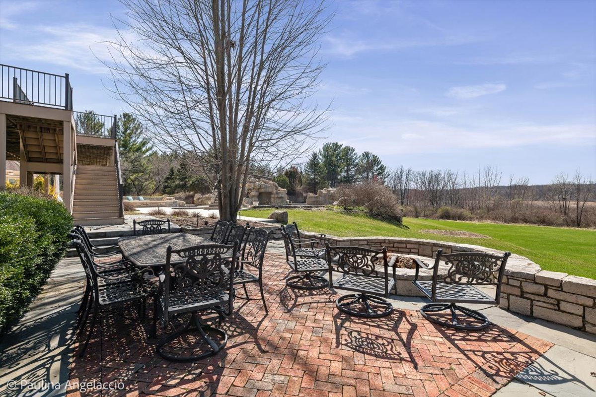 419 N Valley Hill Road