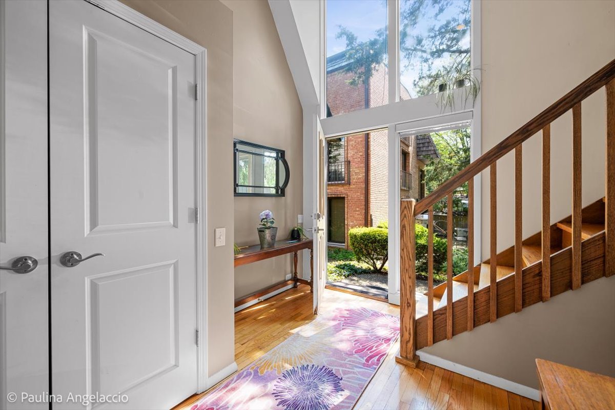 586 W Russell Street