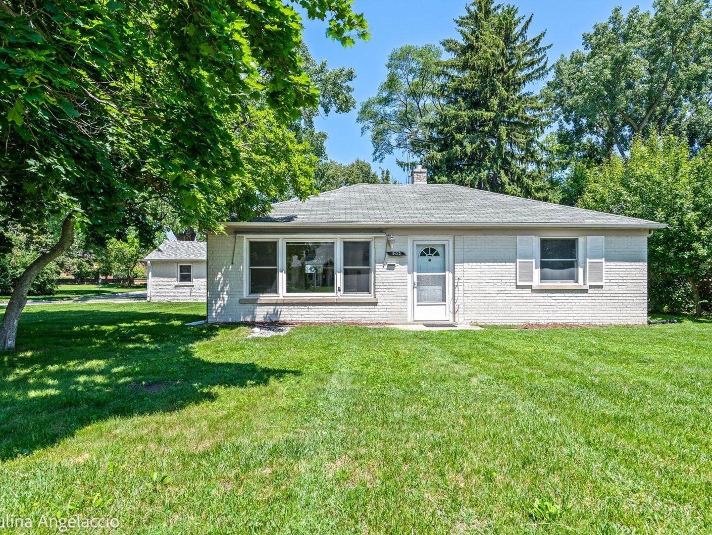 902 E Rockland Road