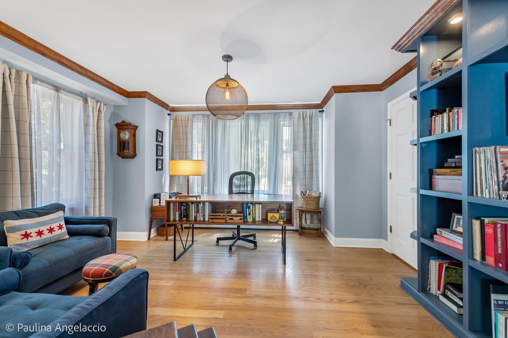 318 W Lake Street