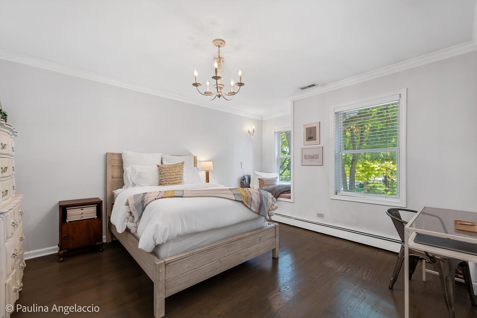 318 W Lake Street
