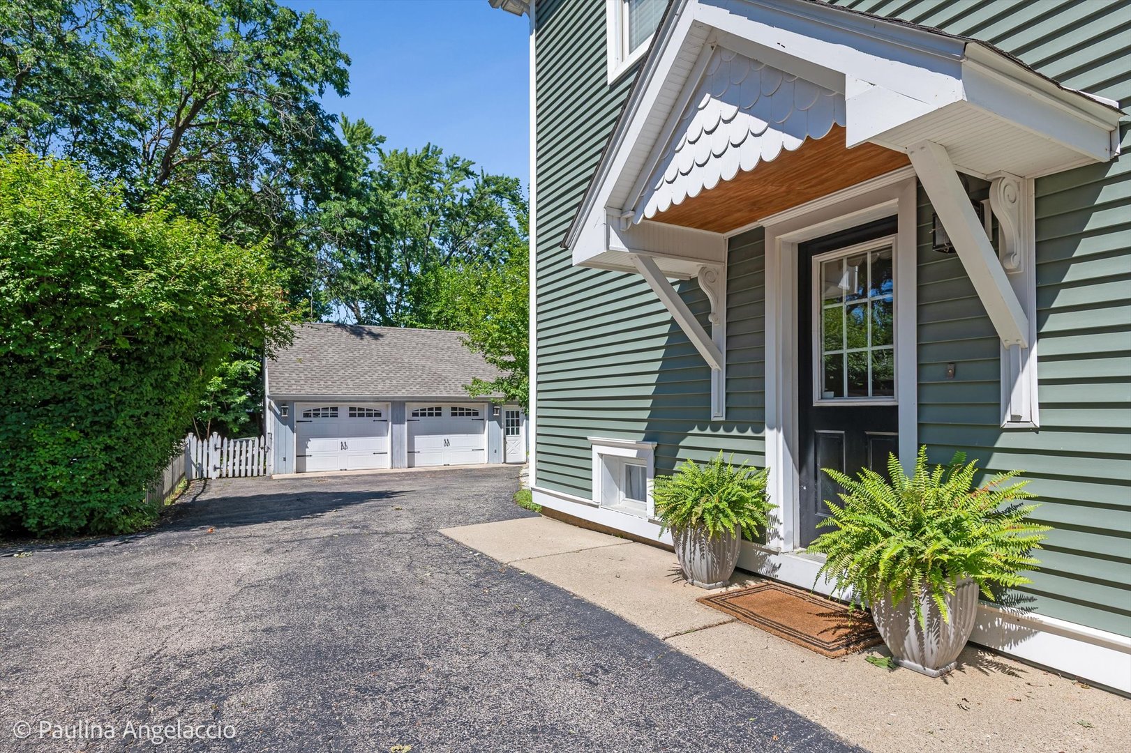 318 W Lake Street