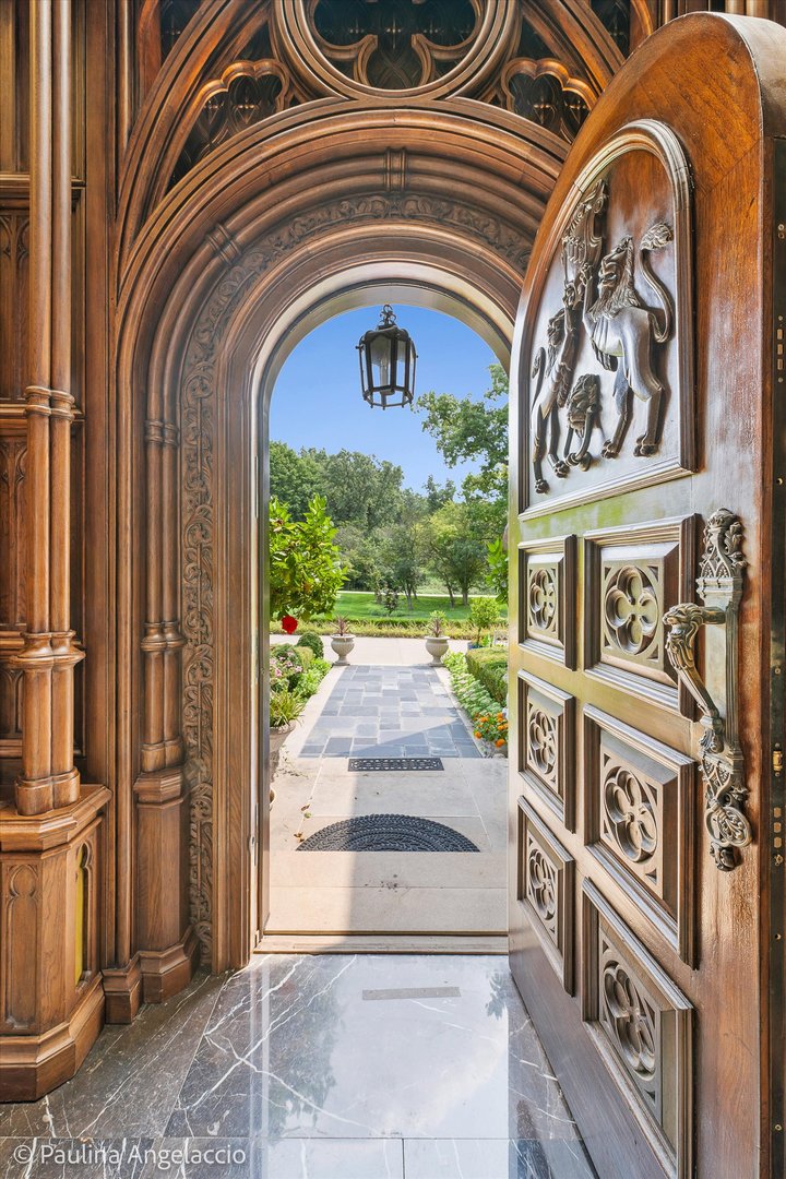 10 Goose Lake Drive