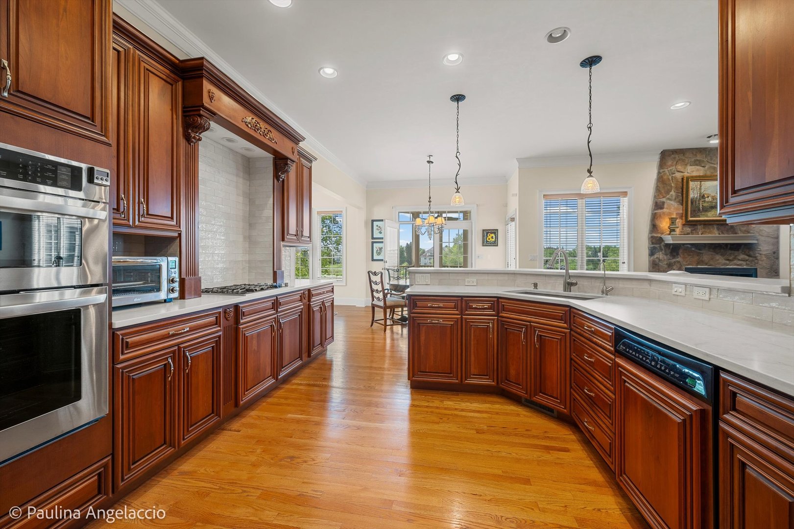 1013 Ridgeview Drive