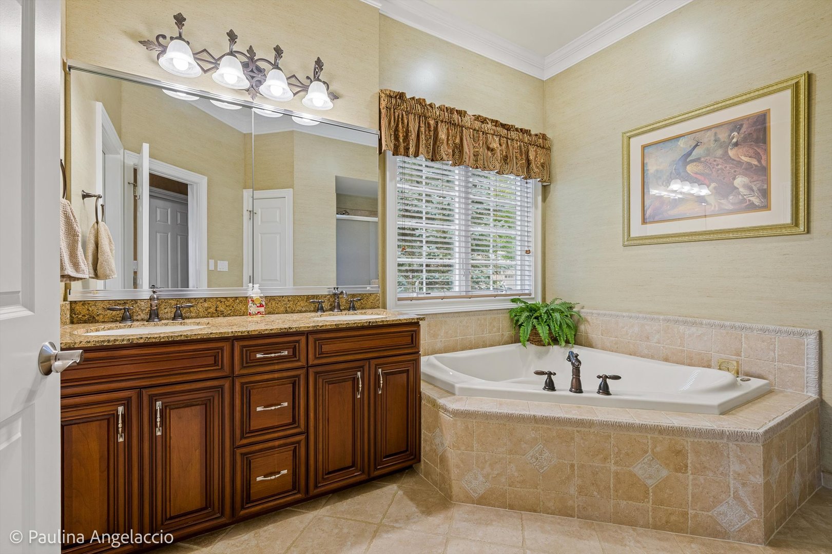 1013 Ridgeview Drive