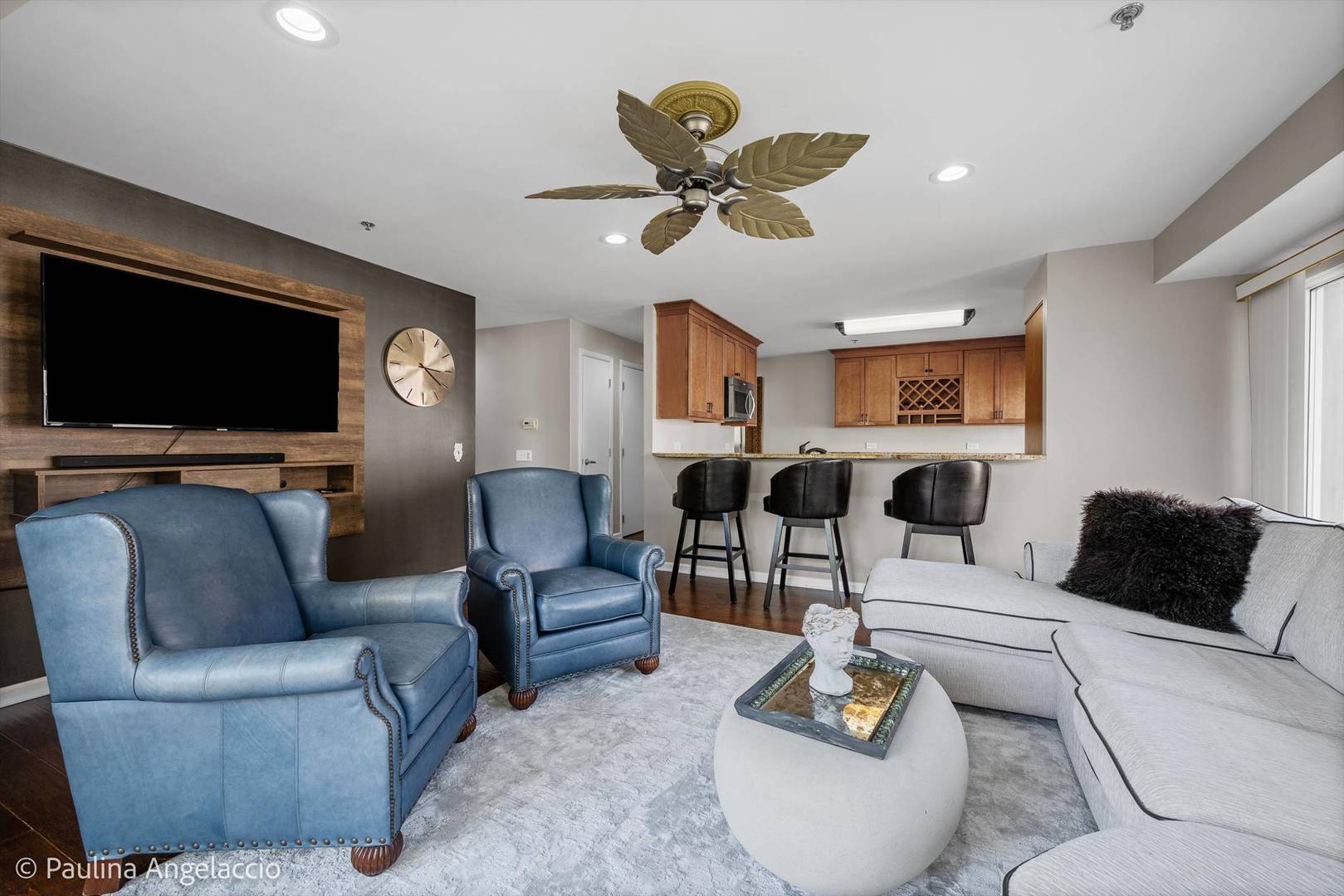 412 Kelburn Road Unit: 212