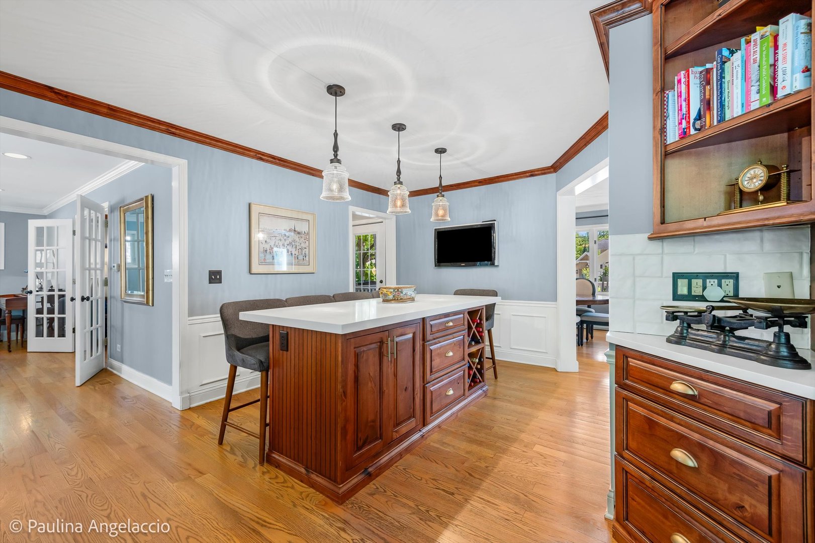 318 W Lake Street