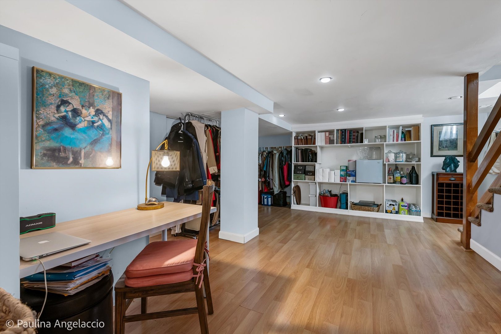 318 W Lake Street