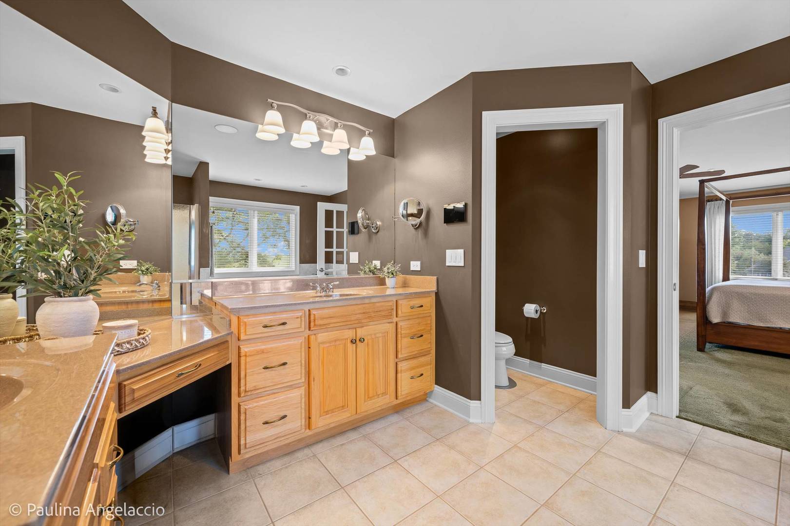 2307 Red Oak Lane