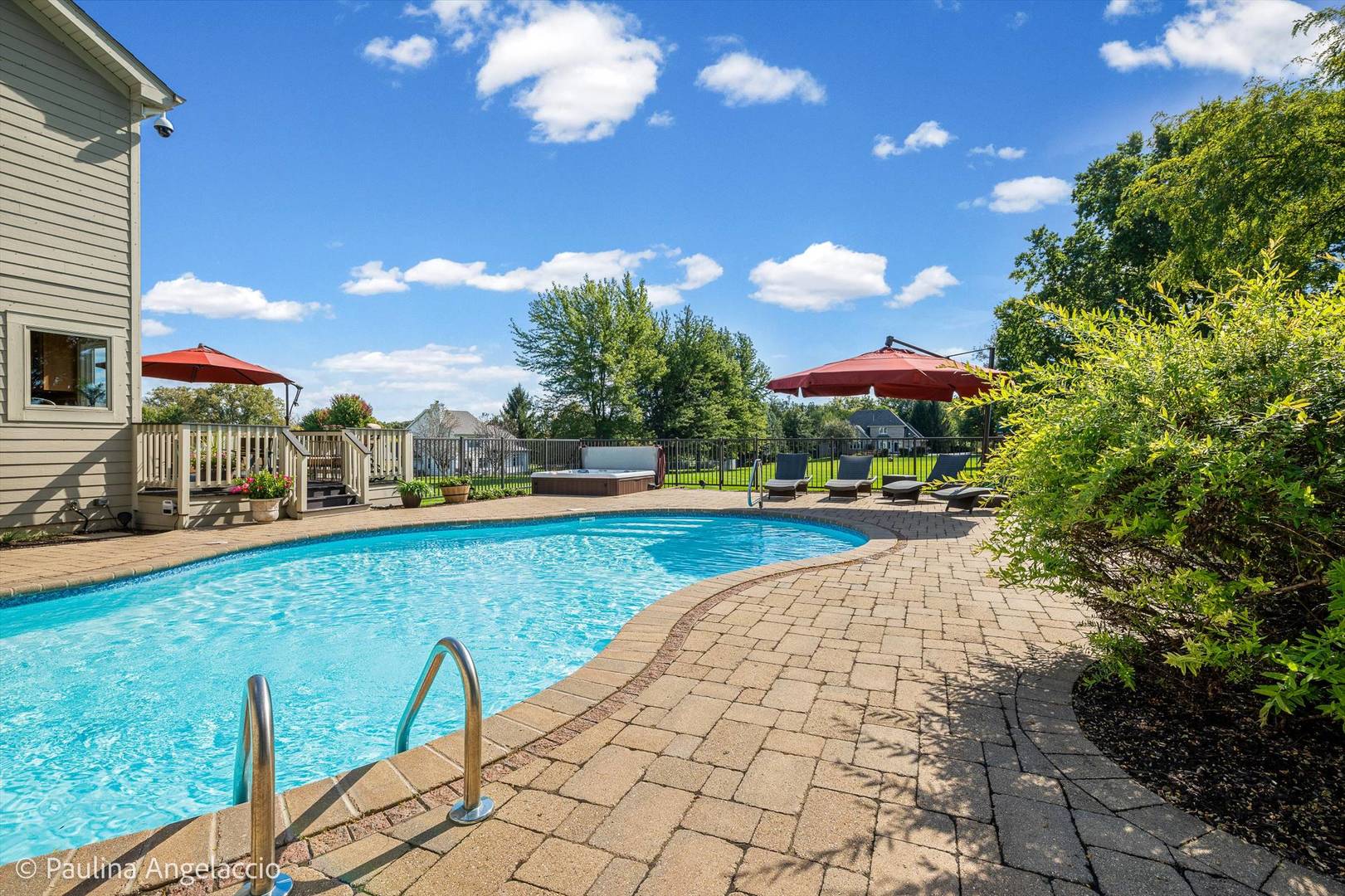 2307 Red Oak Lane