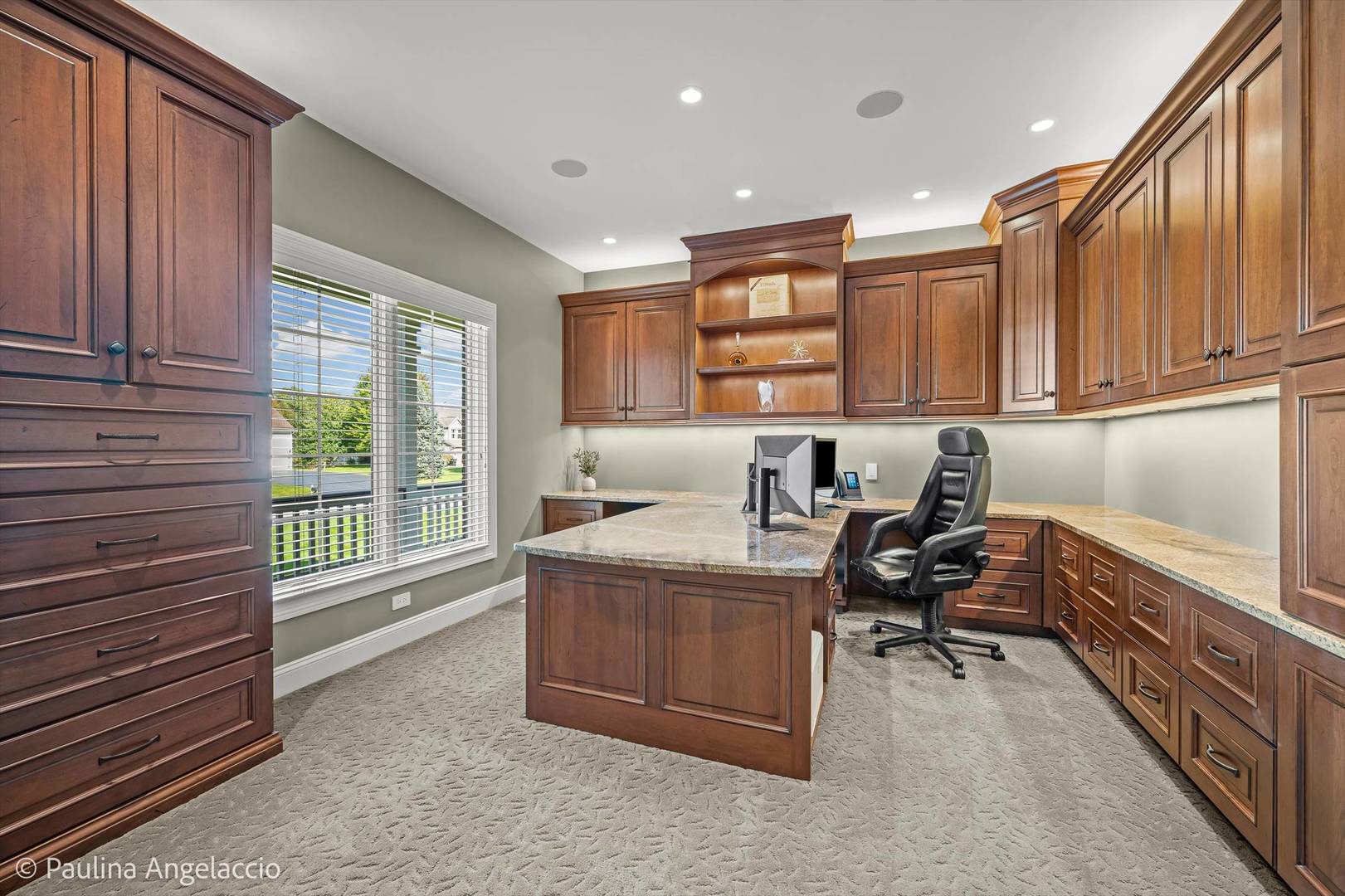 2307 Red Oak Lane