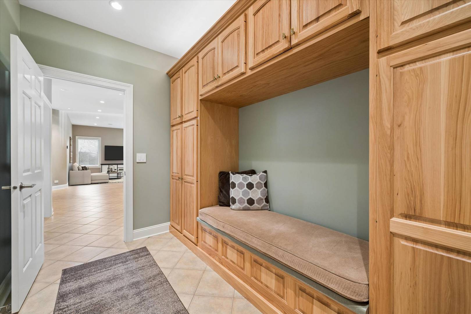2307 Red Oak Lane