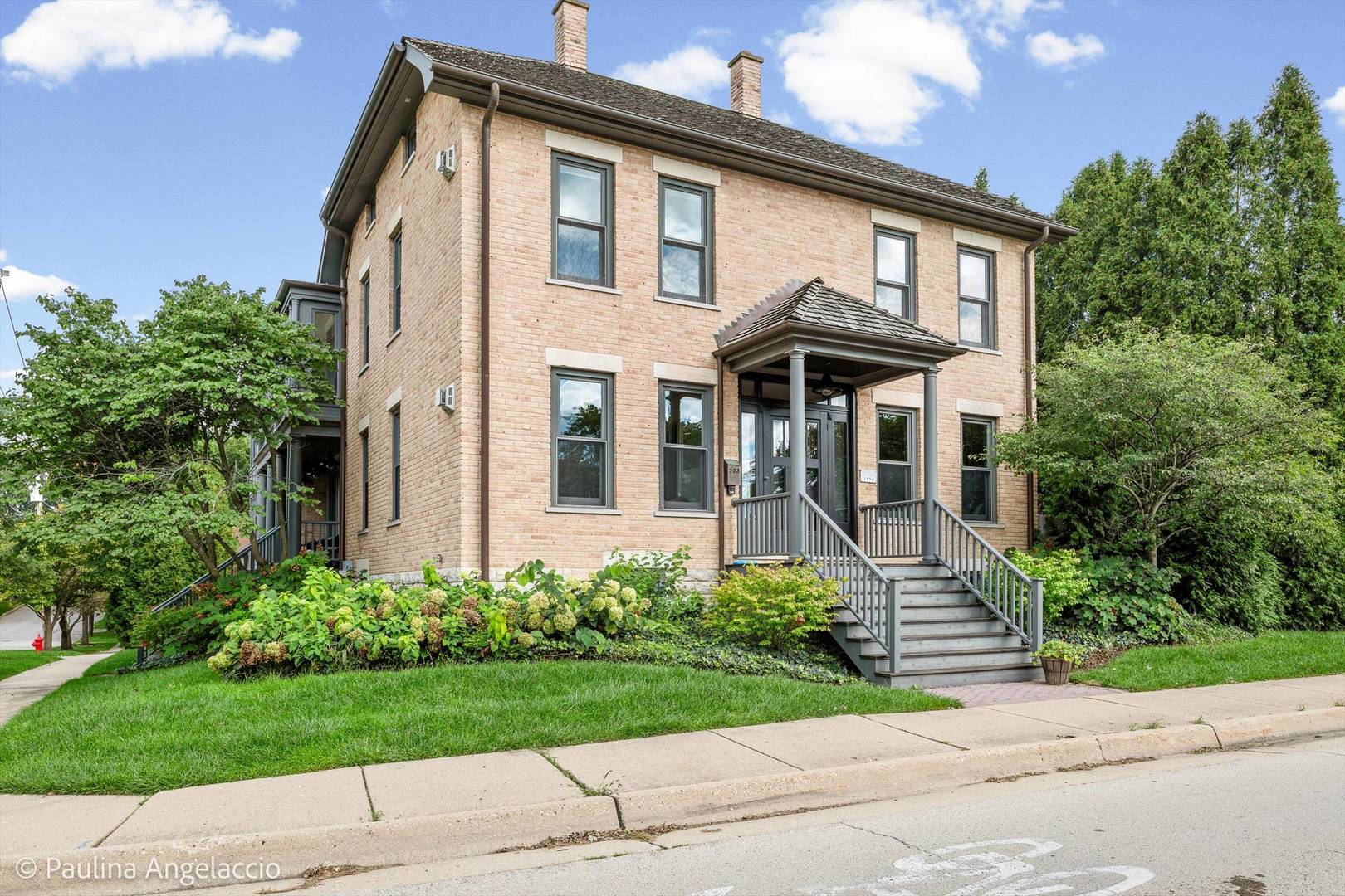203 Dundee Avenue Barrington Il Us 60010 Mrd12786937