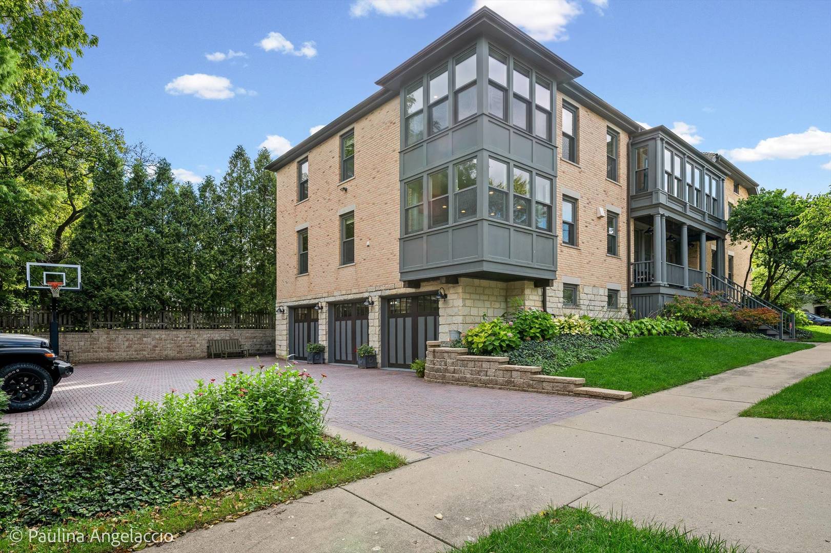 203 Dundee Avenue