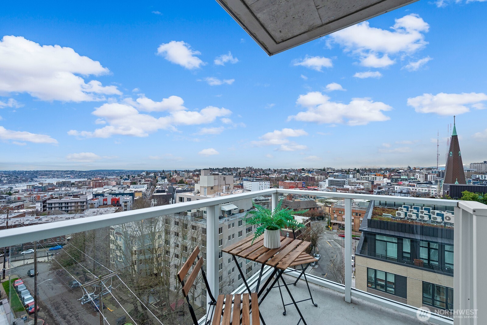 1321 Seneca Street Unit: 1001