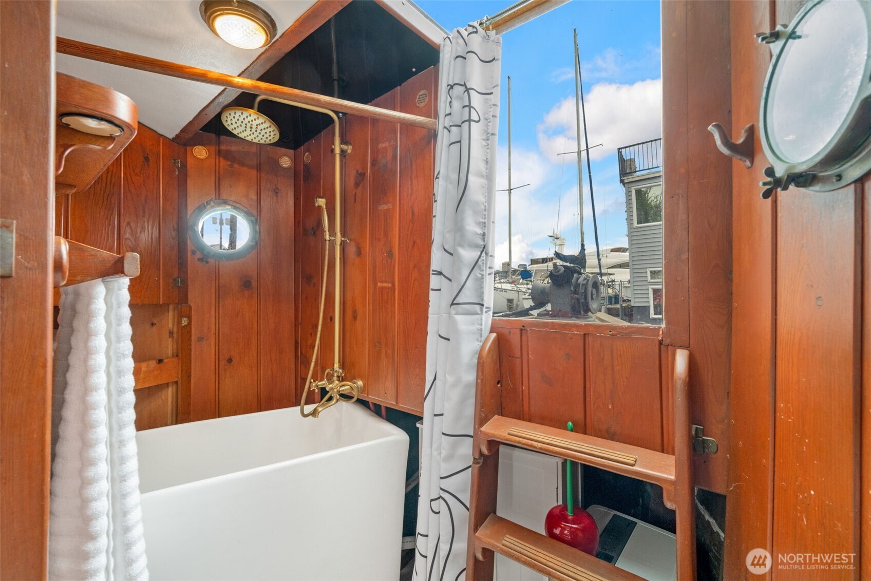 2143 N Northlake Way Unit: 34