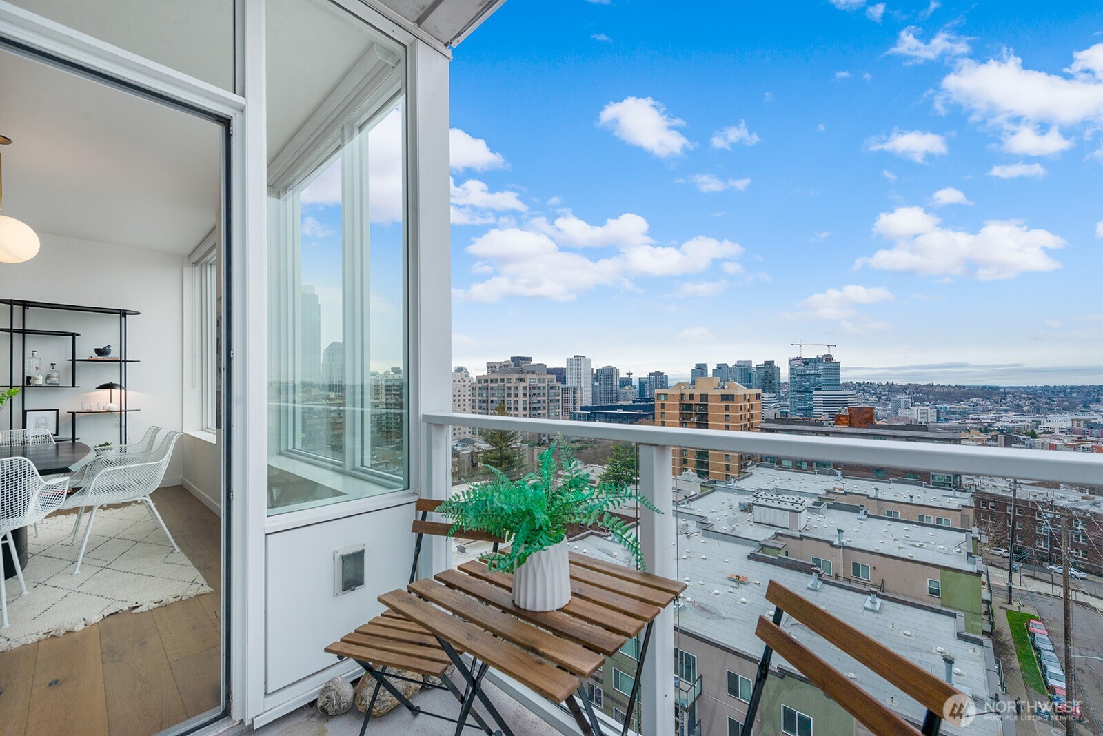 1321 Seneca Street Unit: 1001