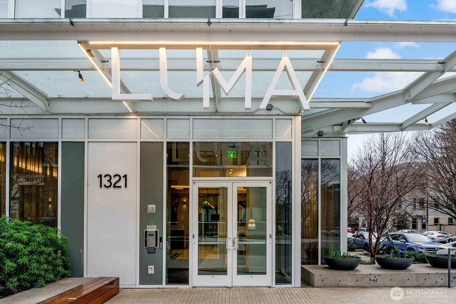 1321 Seneca Street Unit: 1001