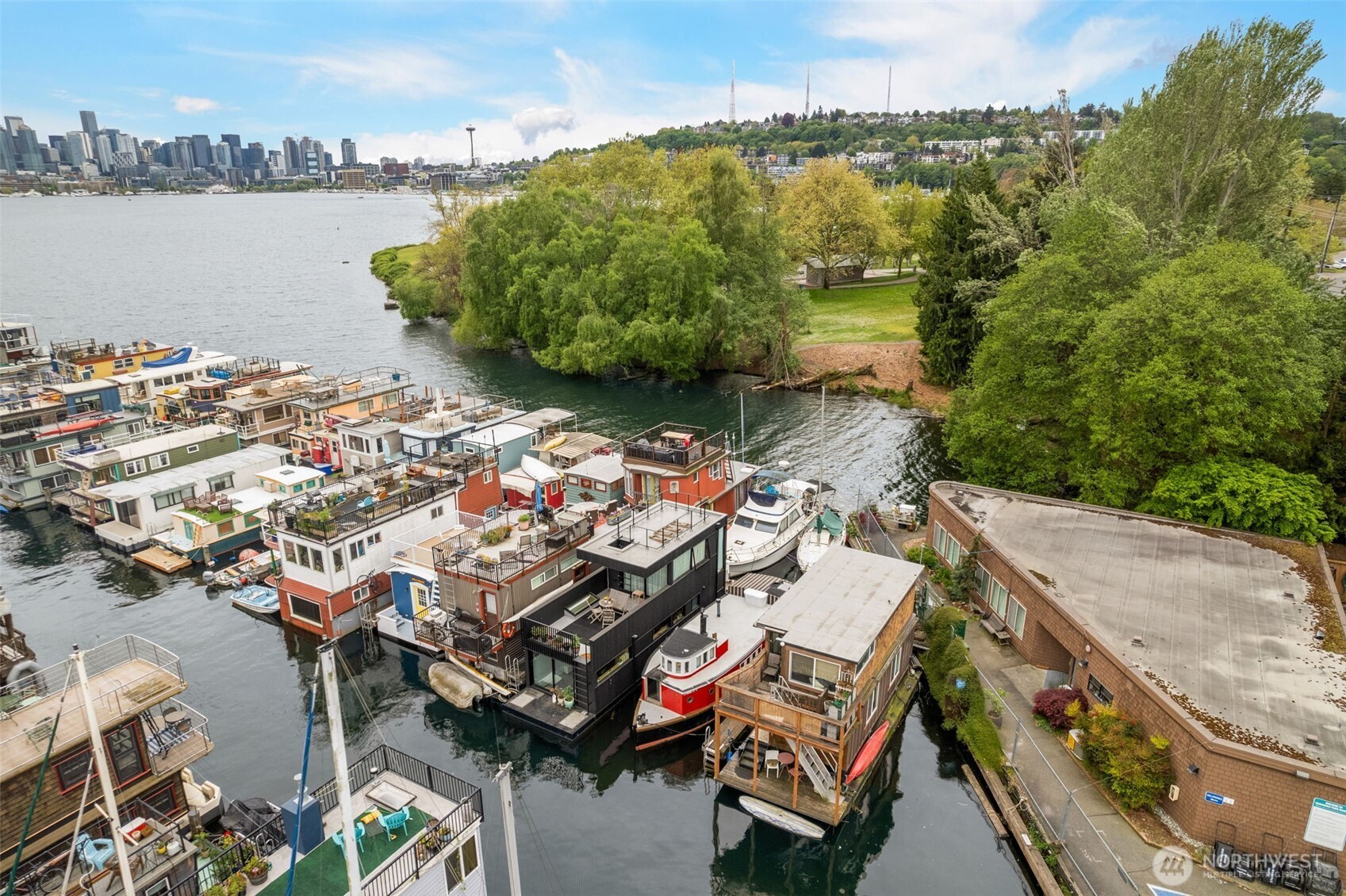 2143 N Northlake Way Unit: 34