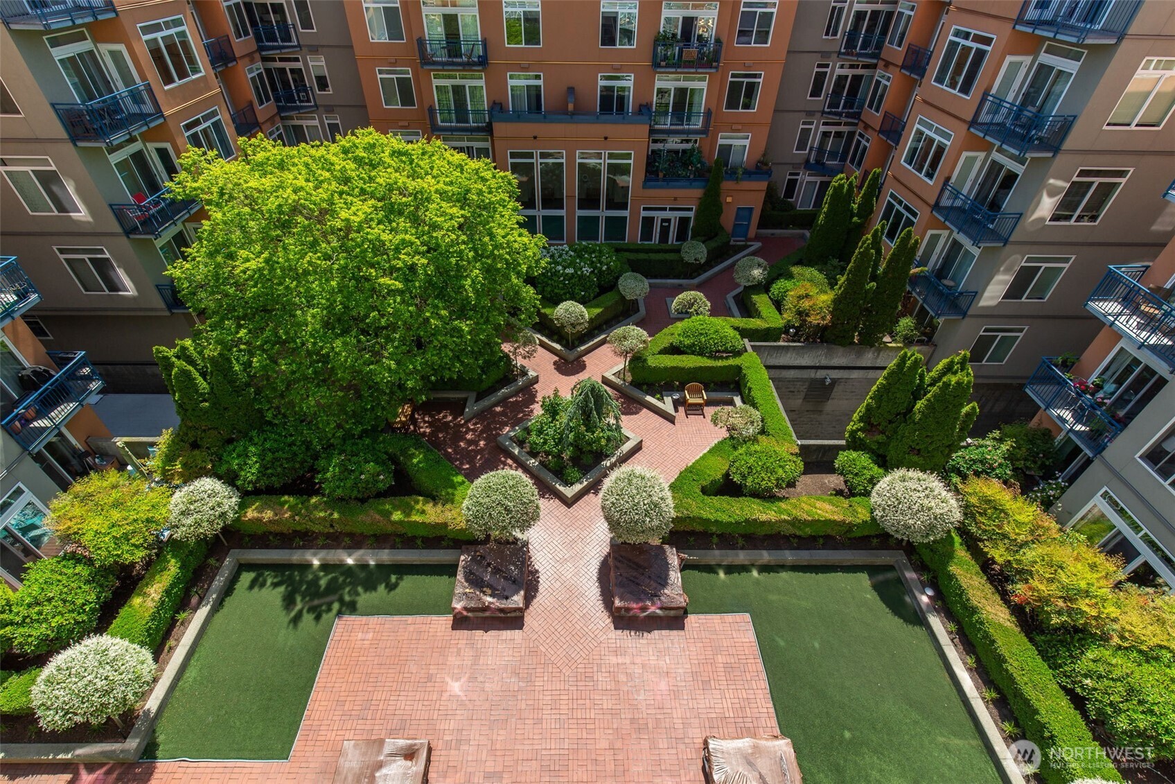2415 2nd Avenue Unit: 449