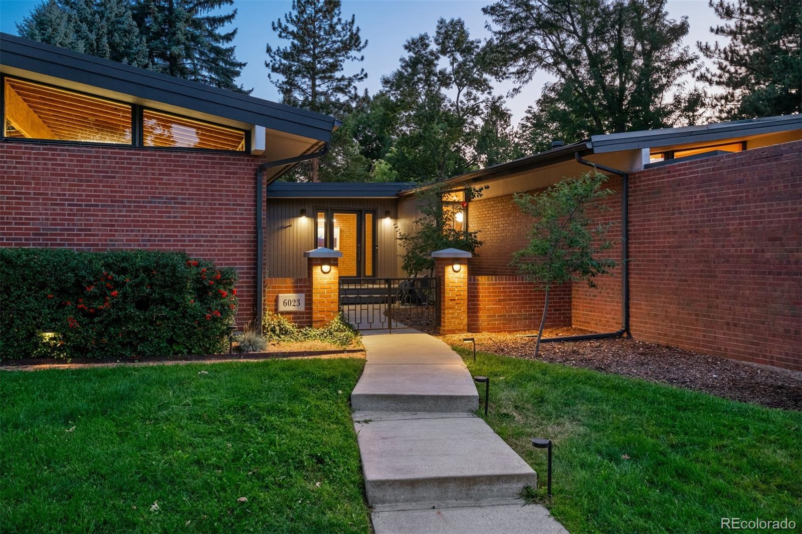 6023 S Cherrywood Circle