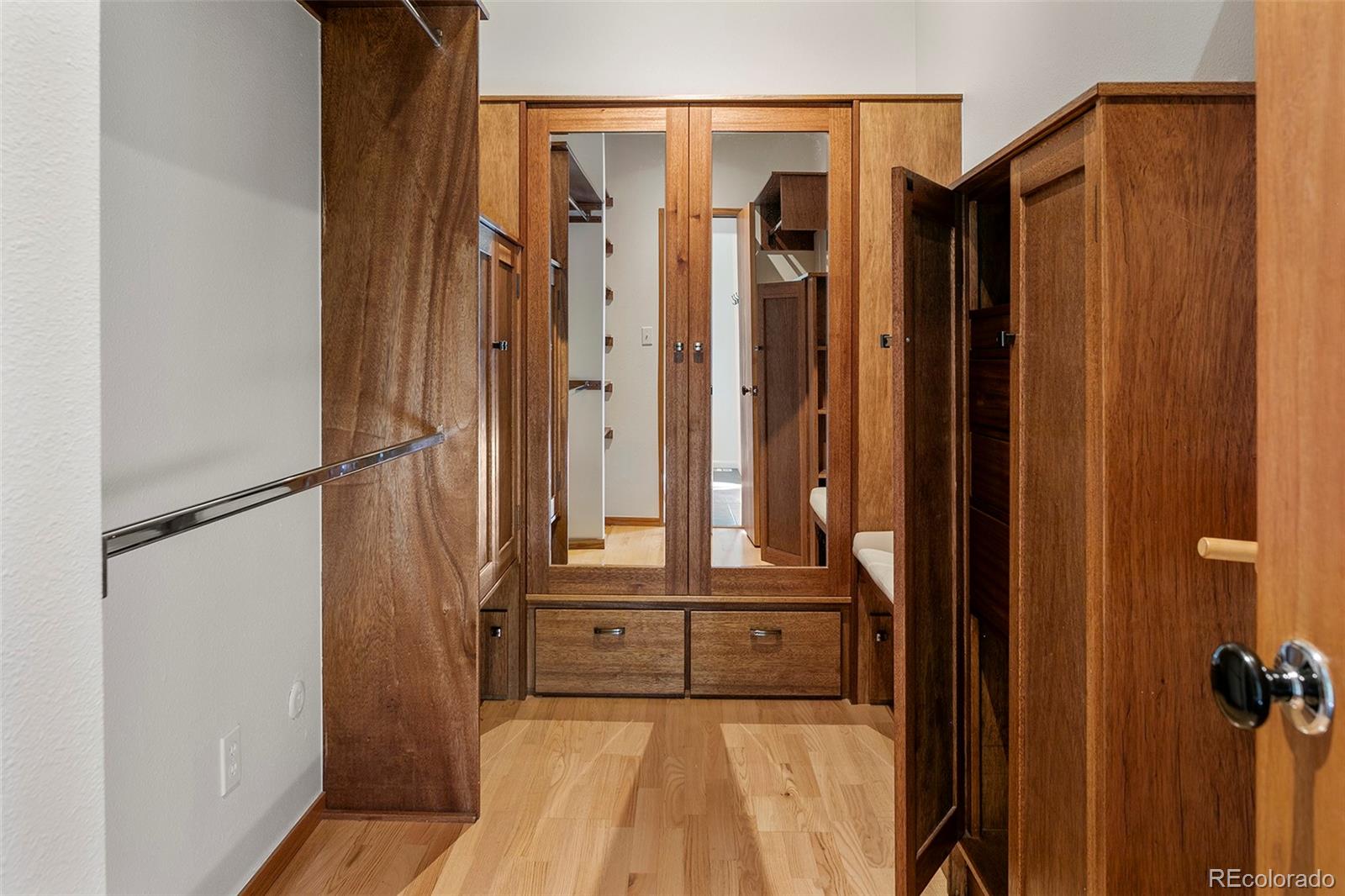 6023 S Cherrywood Circle