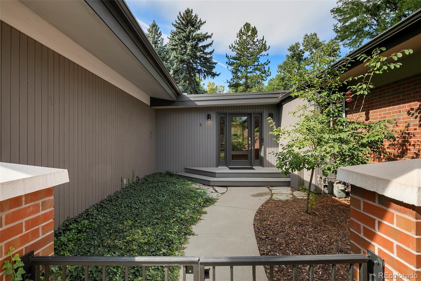 6023 S Cherrywood Circle