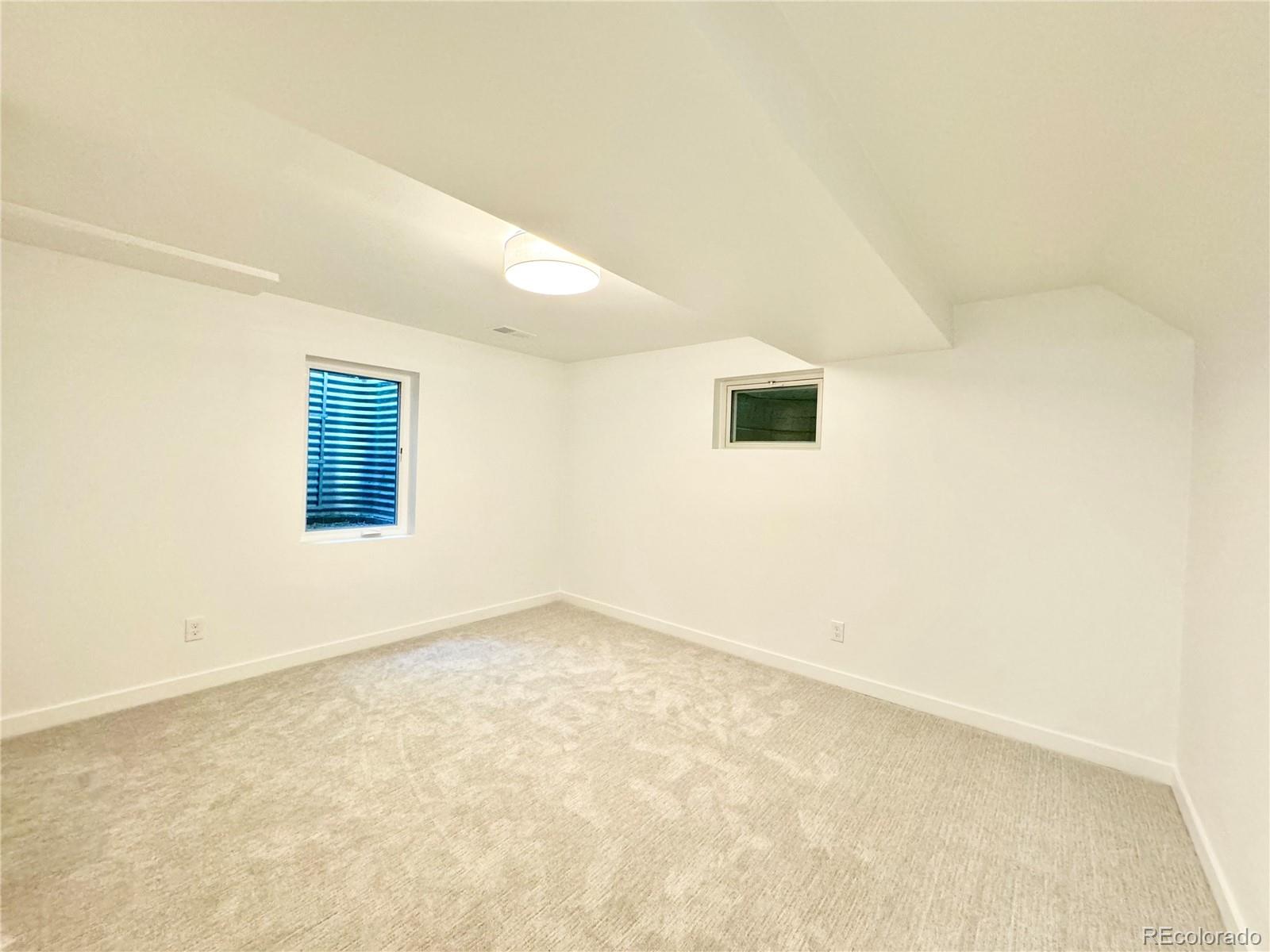 5591 E Lehigh Avenue