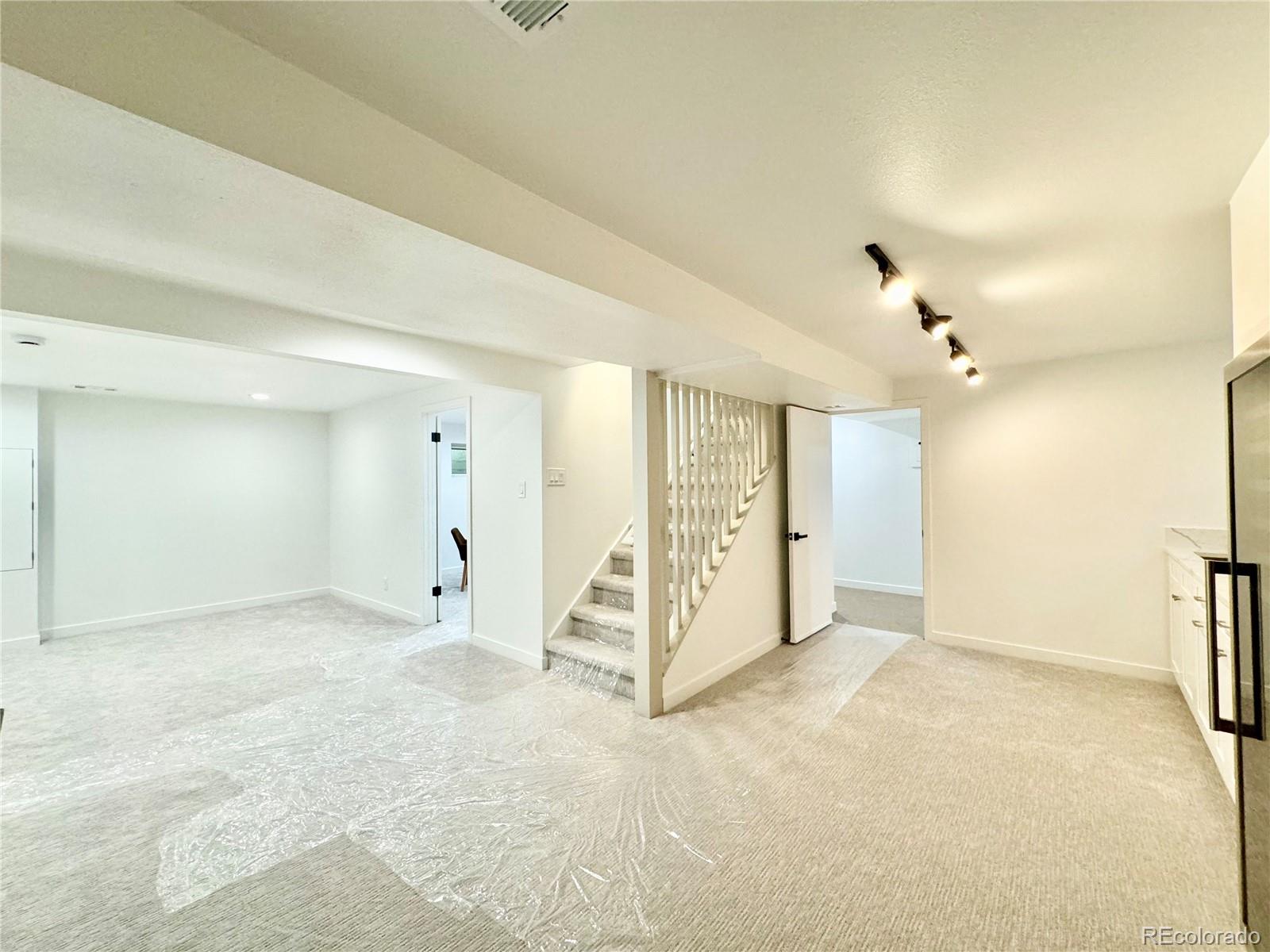 5591 E Lehigh Avenue