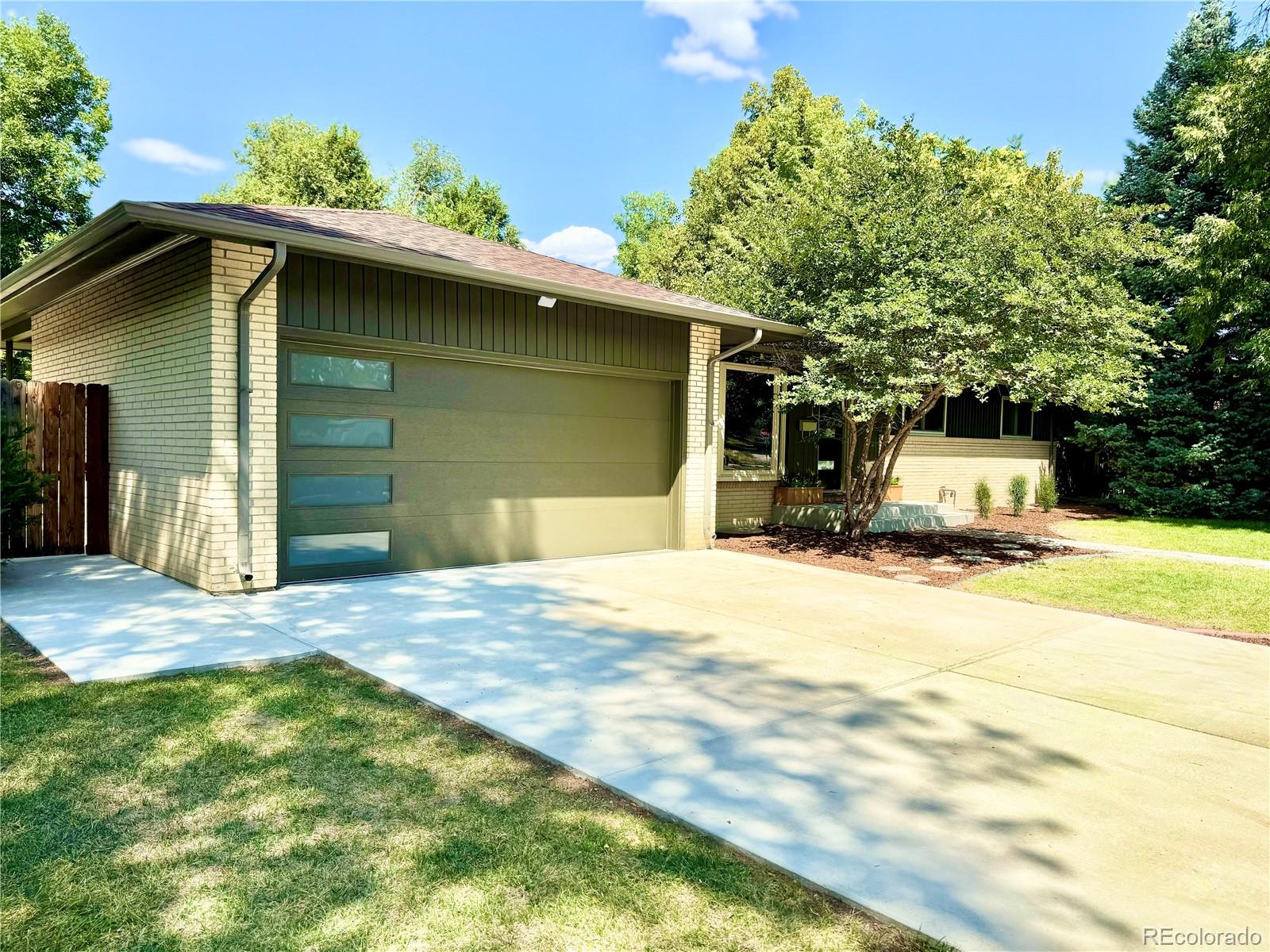 5591 E Lehigh Avenue