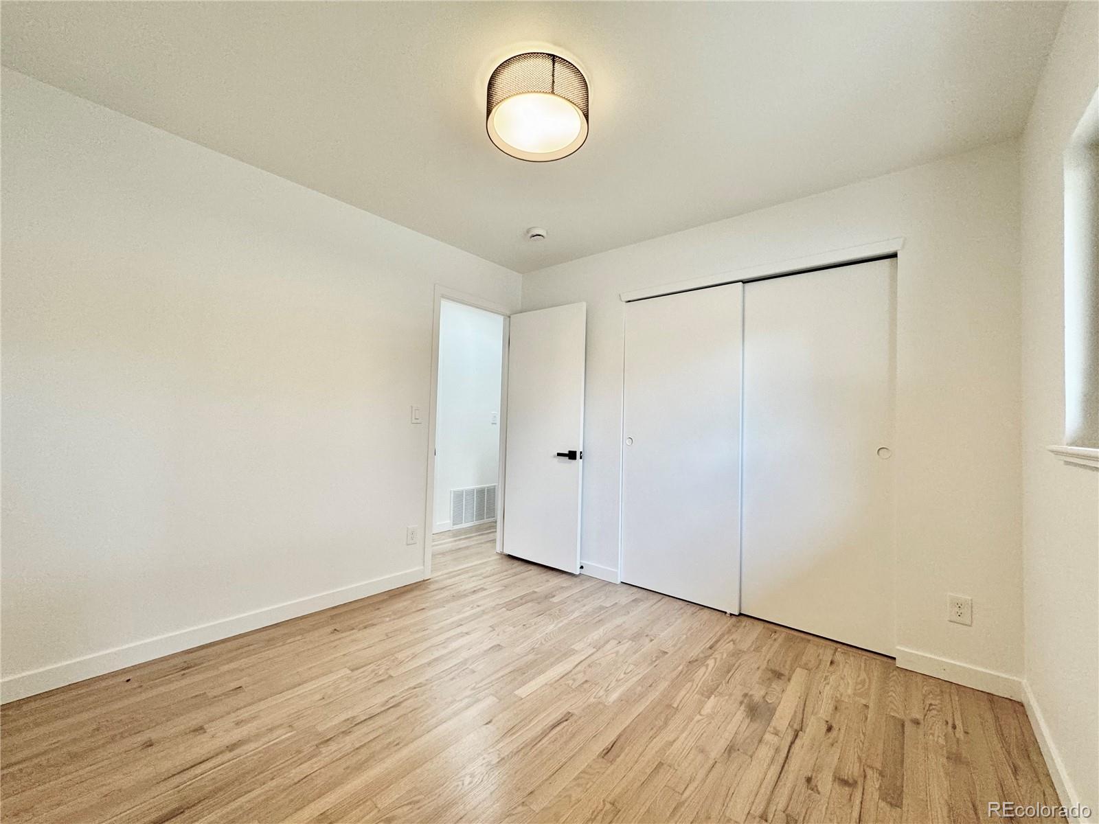 5591 E Lehigh Avenue