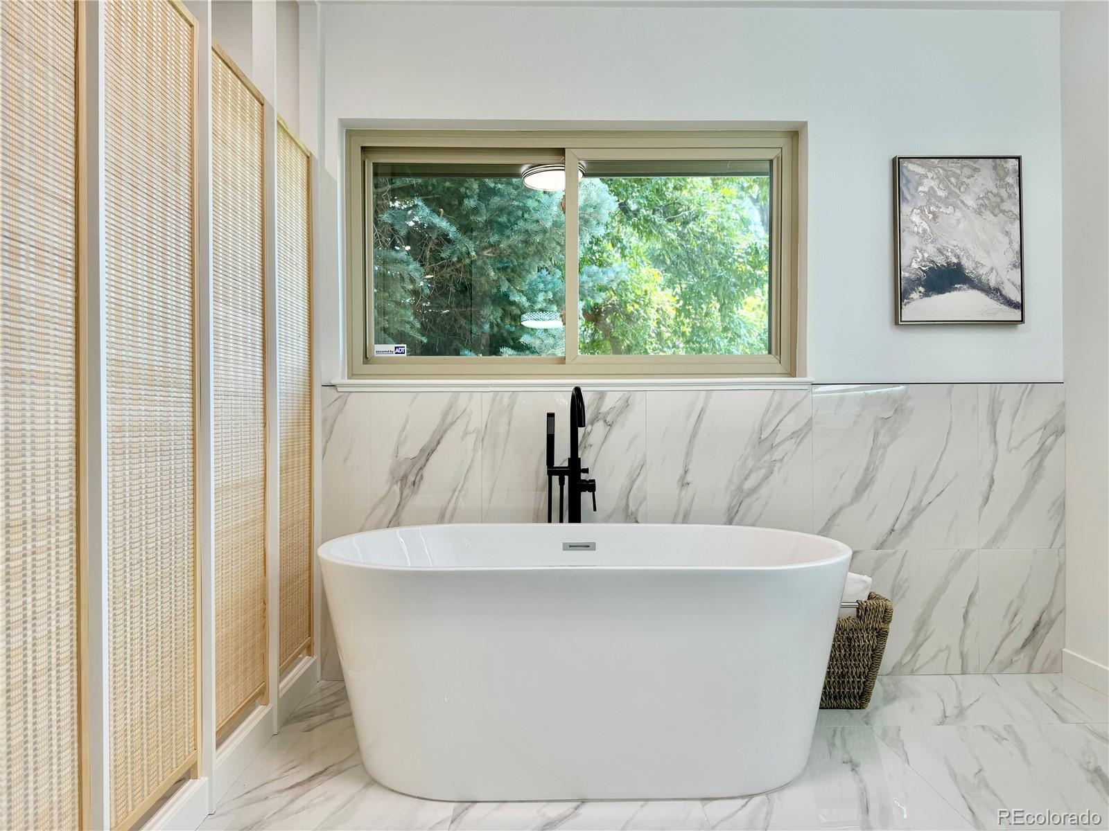 5591 E Lehigh Avenue