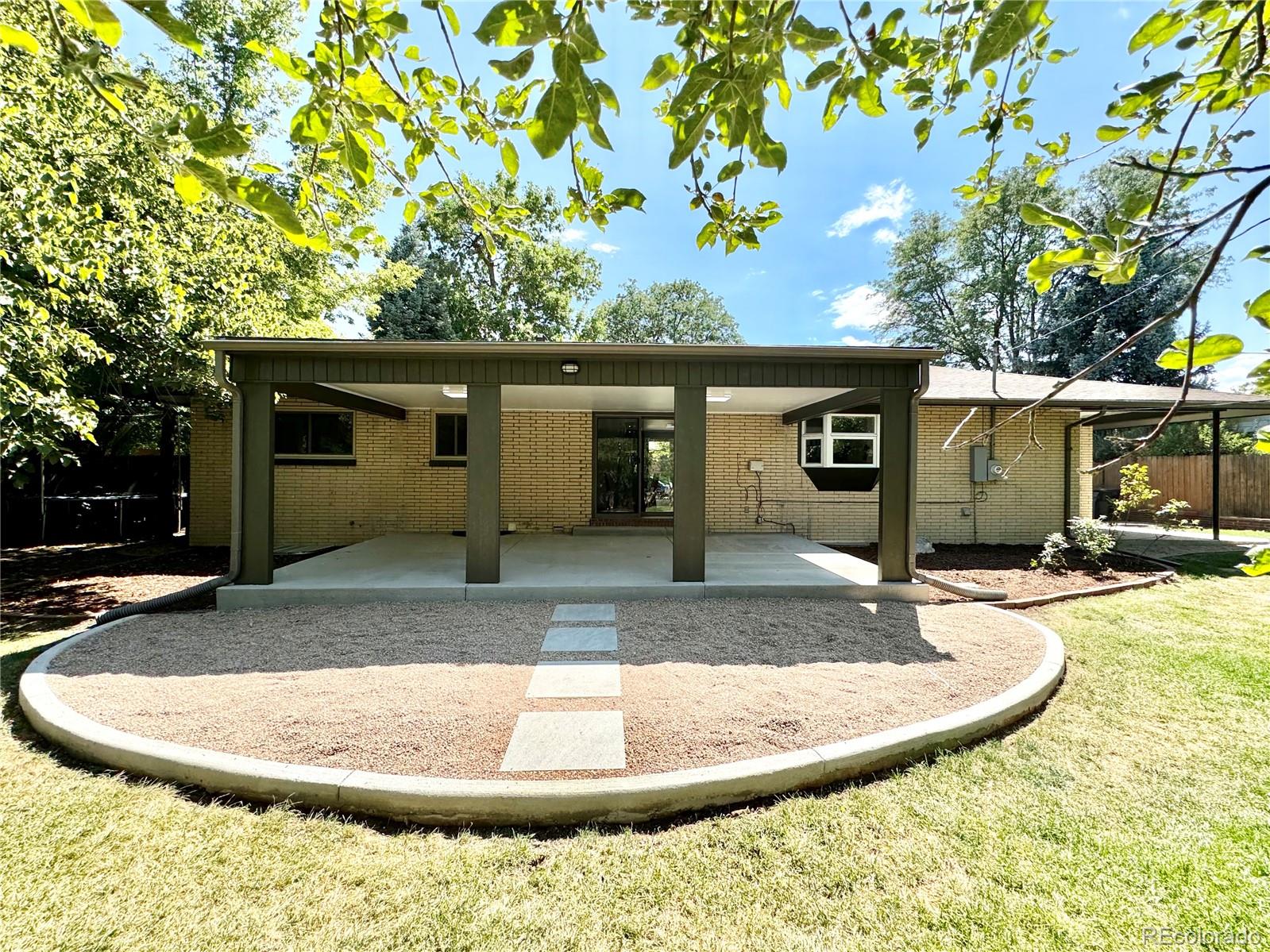 5591 E Lehigh Avenue