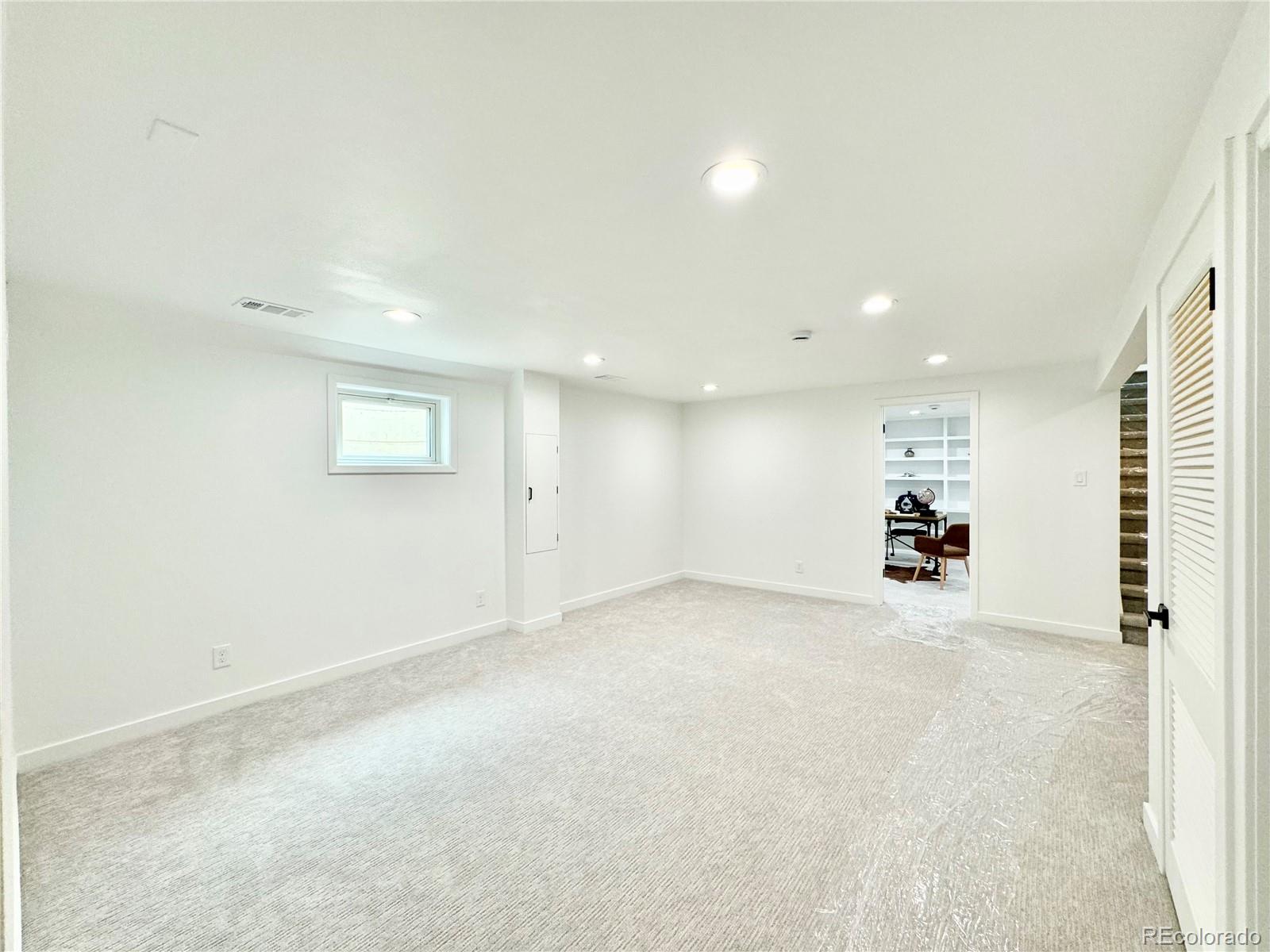 5591 E Lehigh Avenue