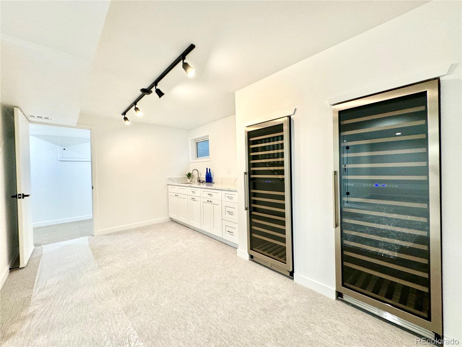 5591 E Lehigh Avenue