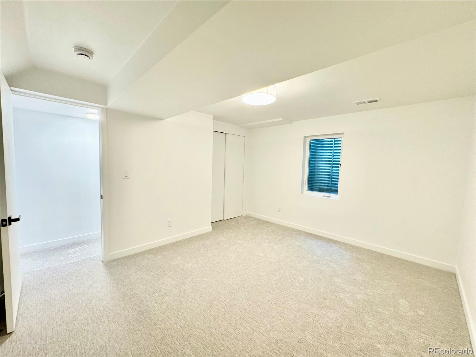 5591 E Lehigh Avenue