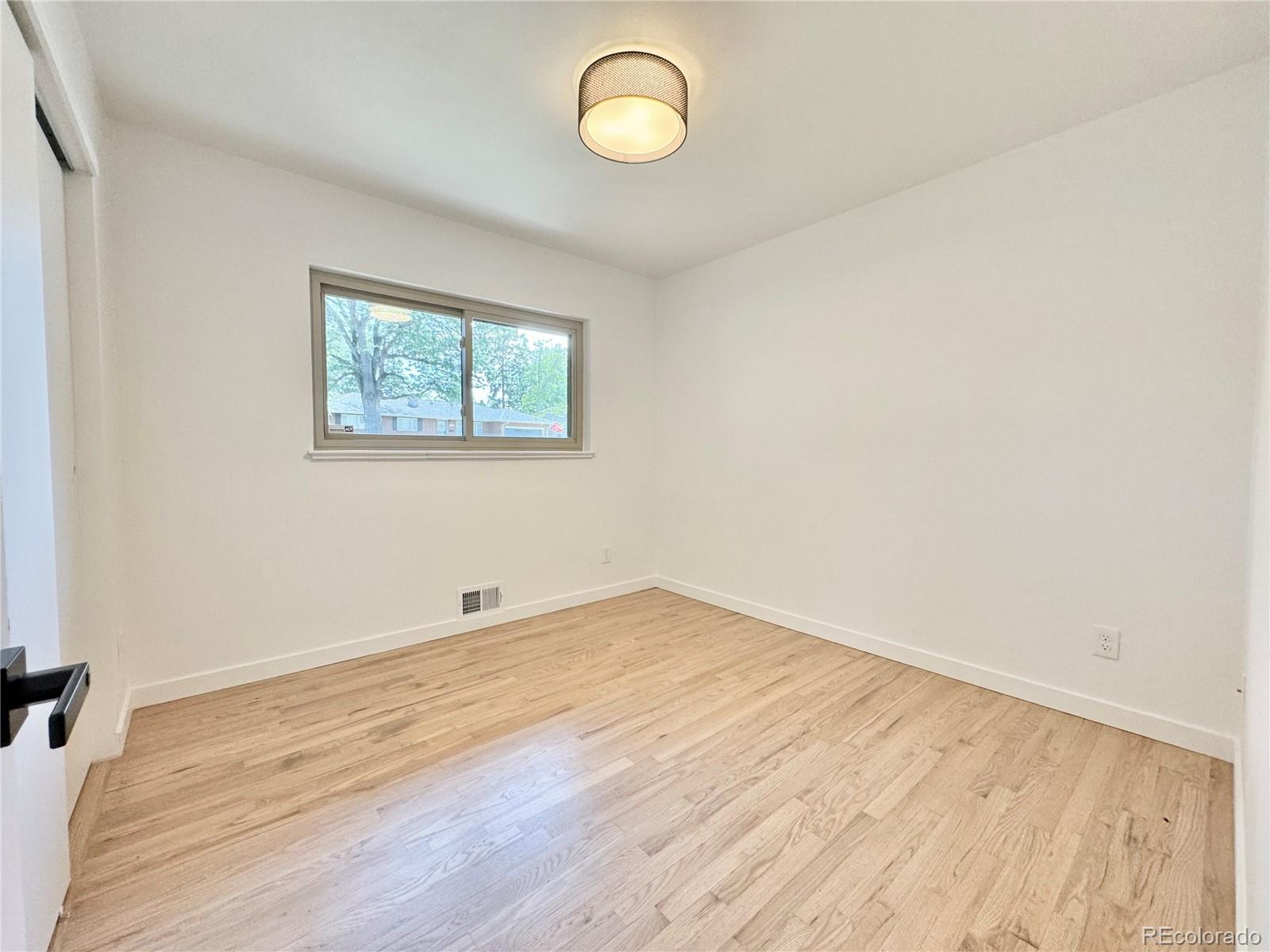 5591 E Lehigh Avenue