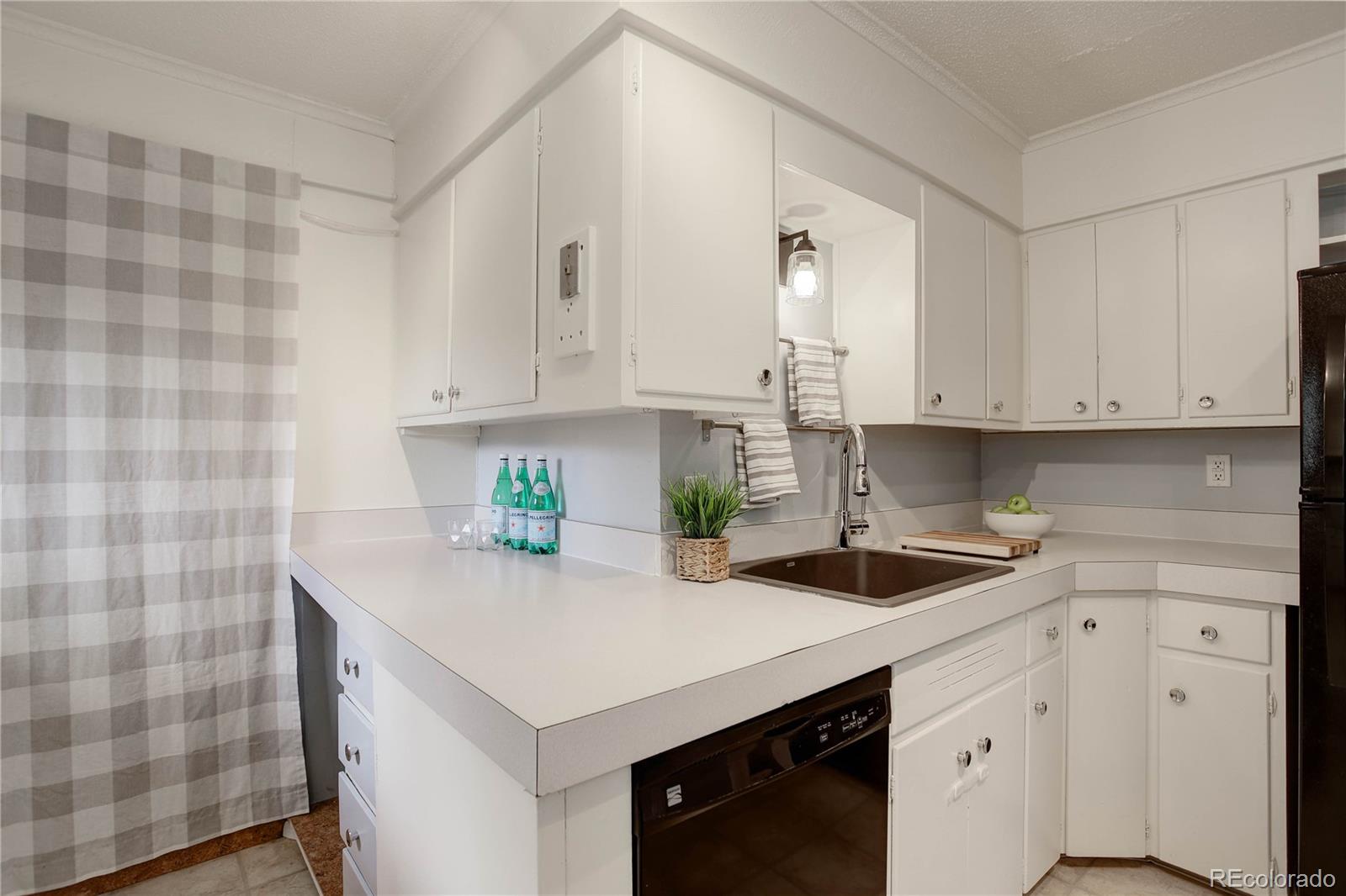 4521 E Jewell Avenue