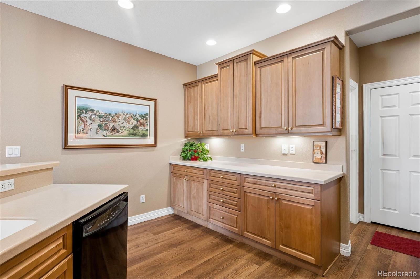 8526 W Quarles Place