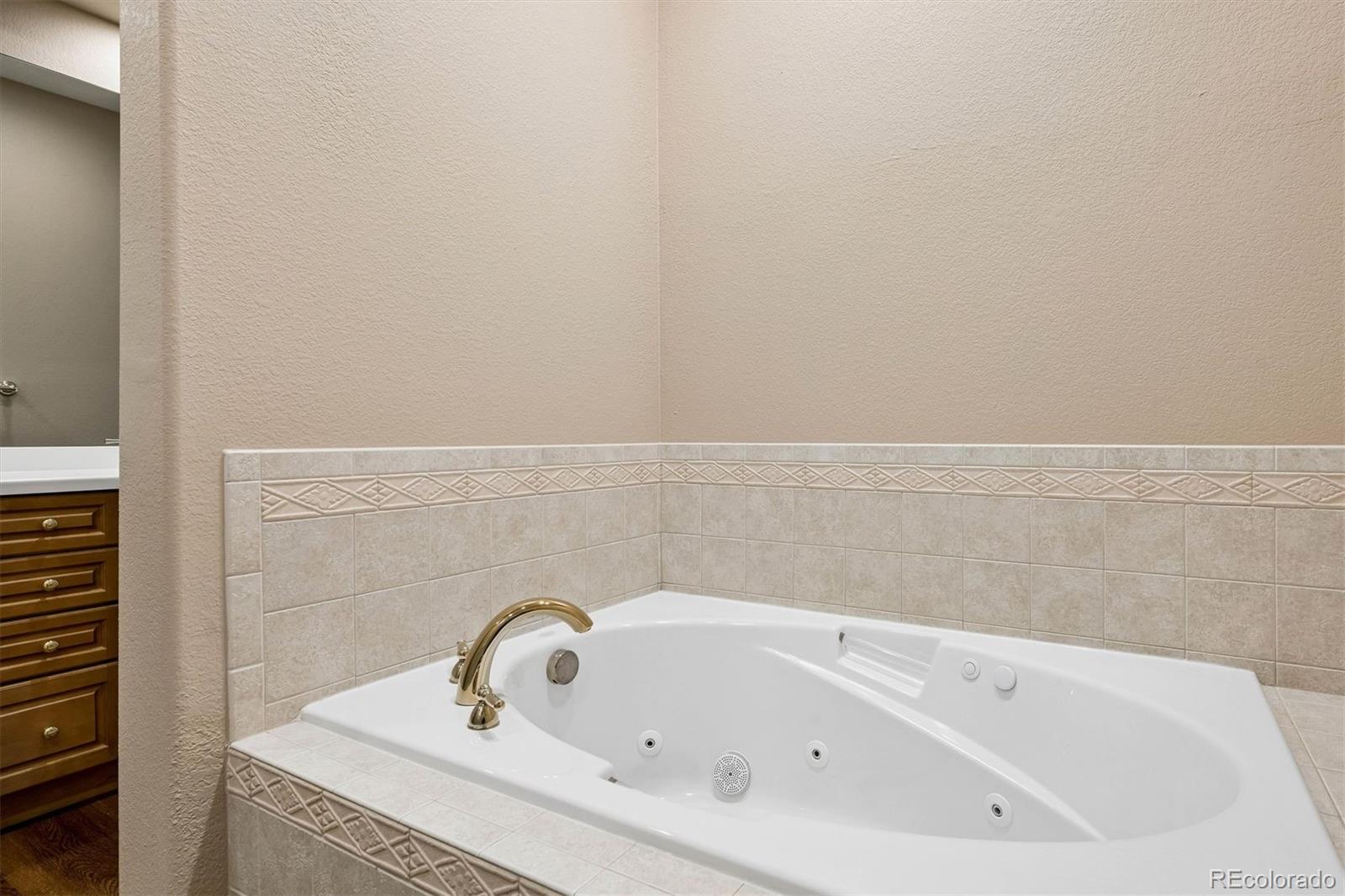 8526 W Quarles Place