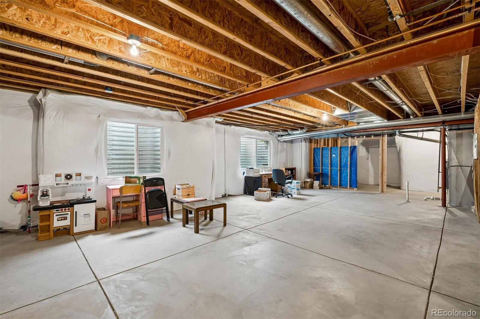 8526 W Quarles Place