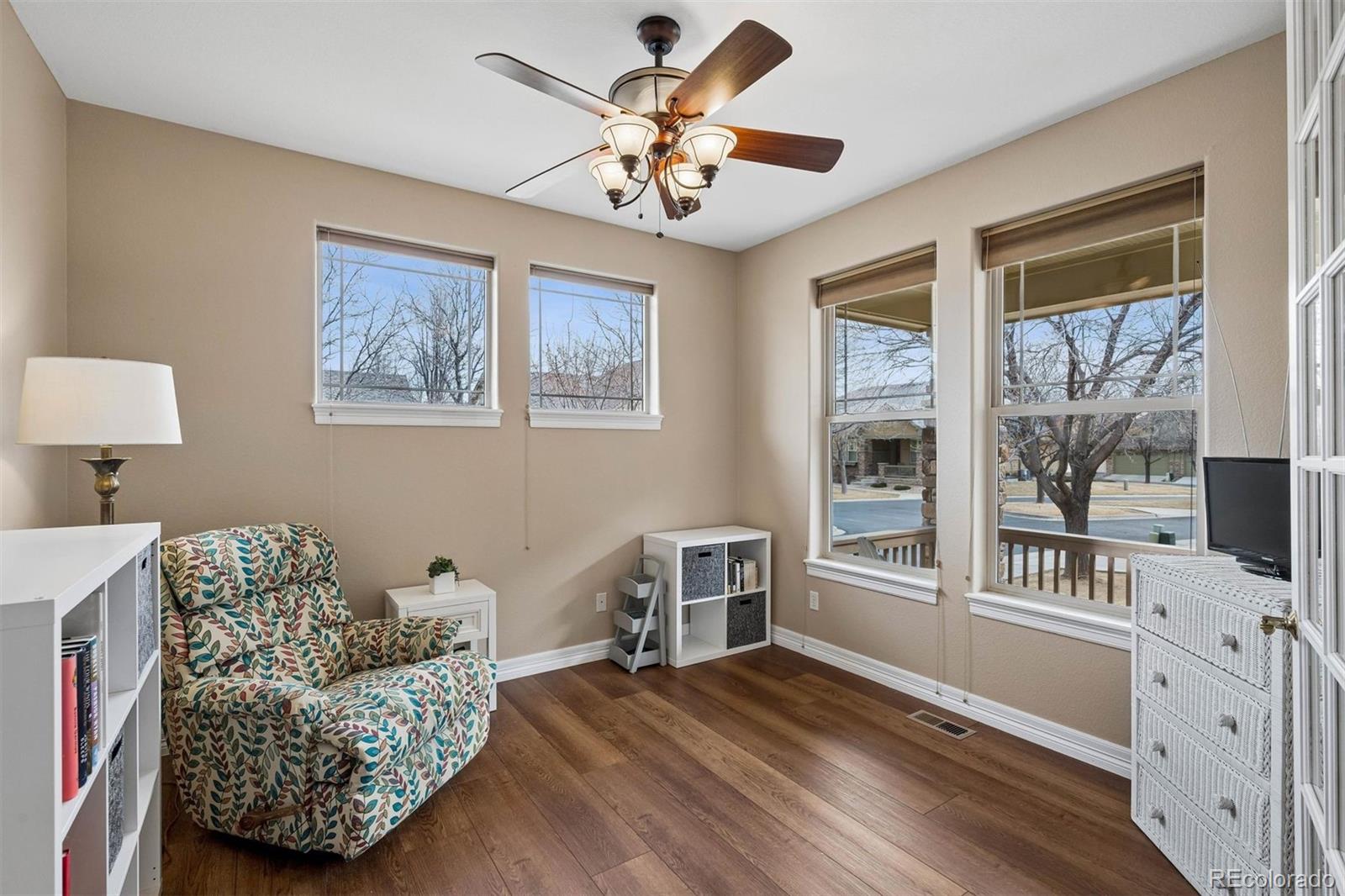 8526 W Quarles Place