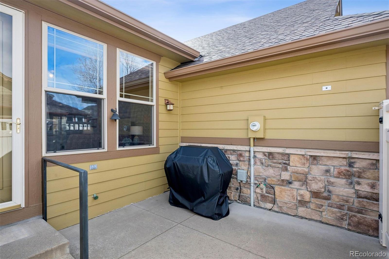 8526 W Quarles Place