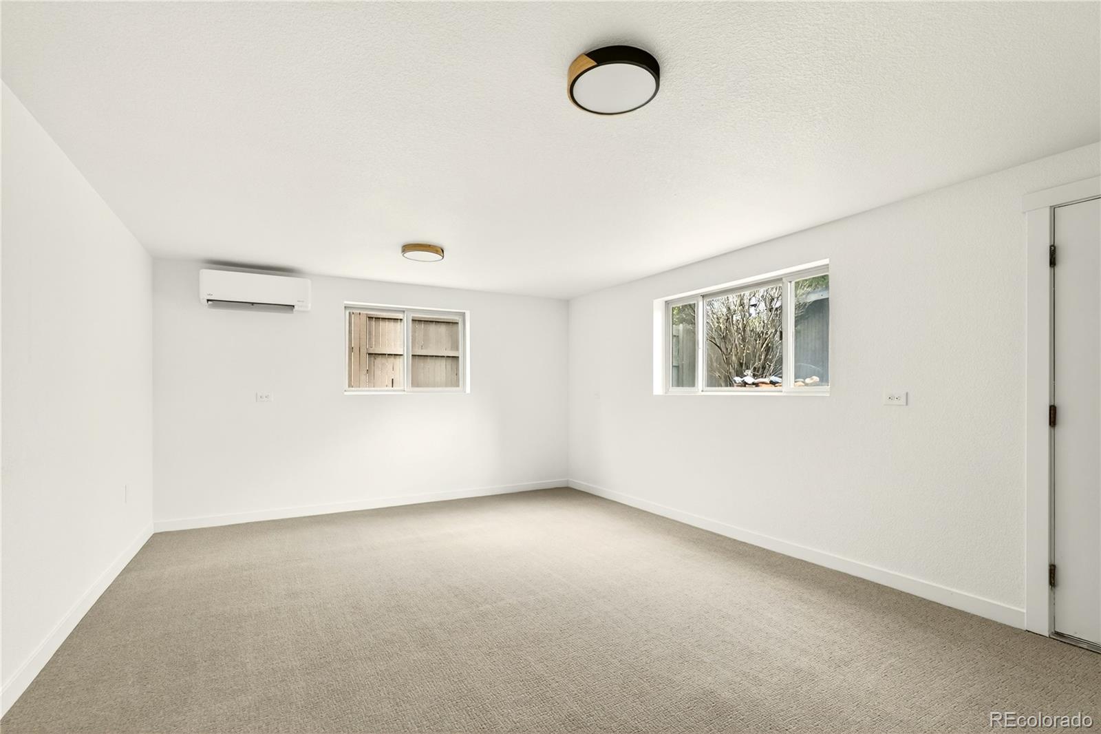 2429 S Leyden Street