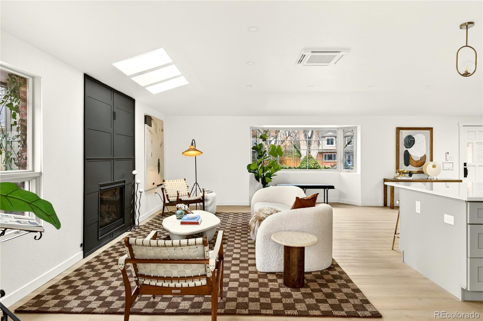 2429 S Leyden Street