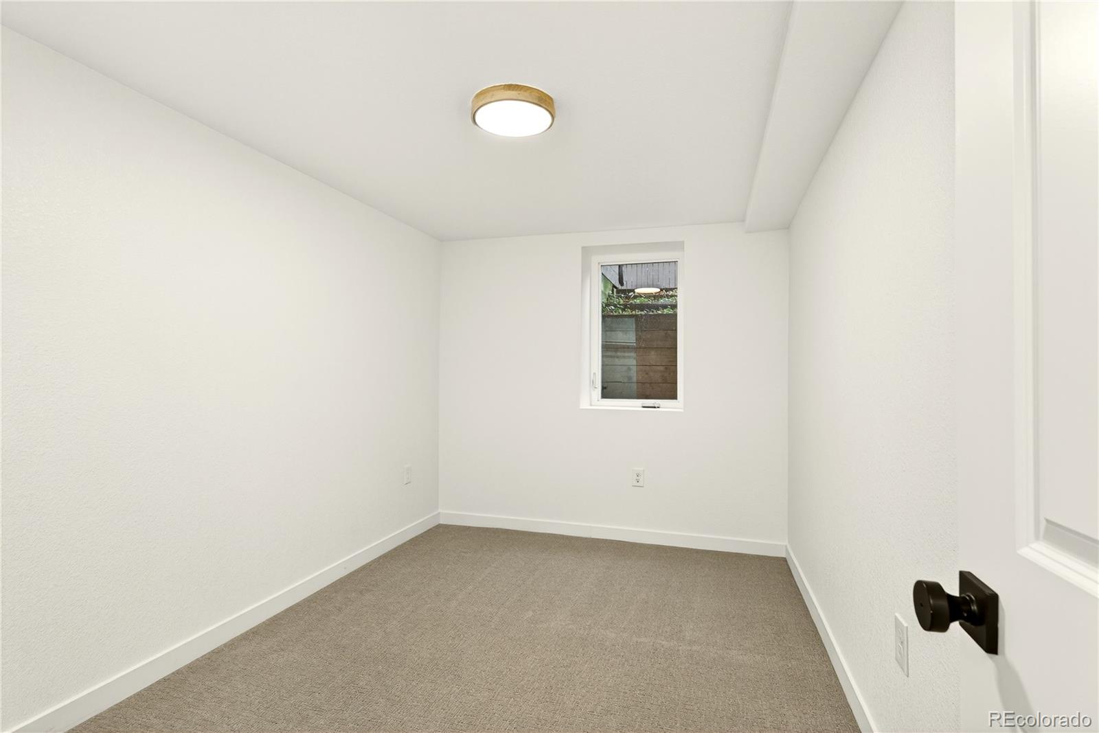 2429 S Leyden Street