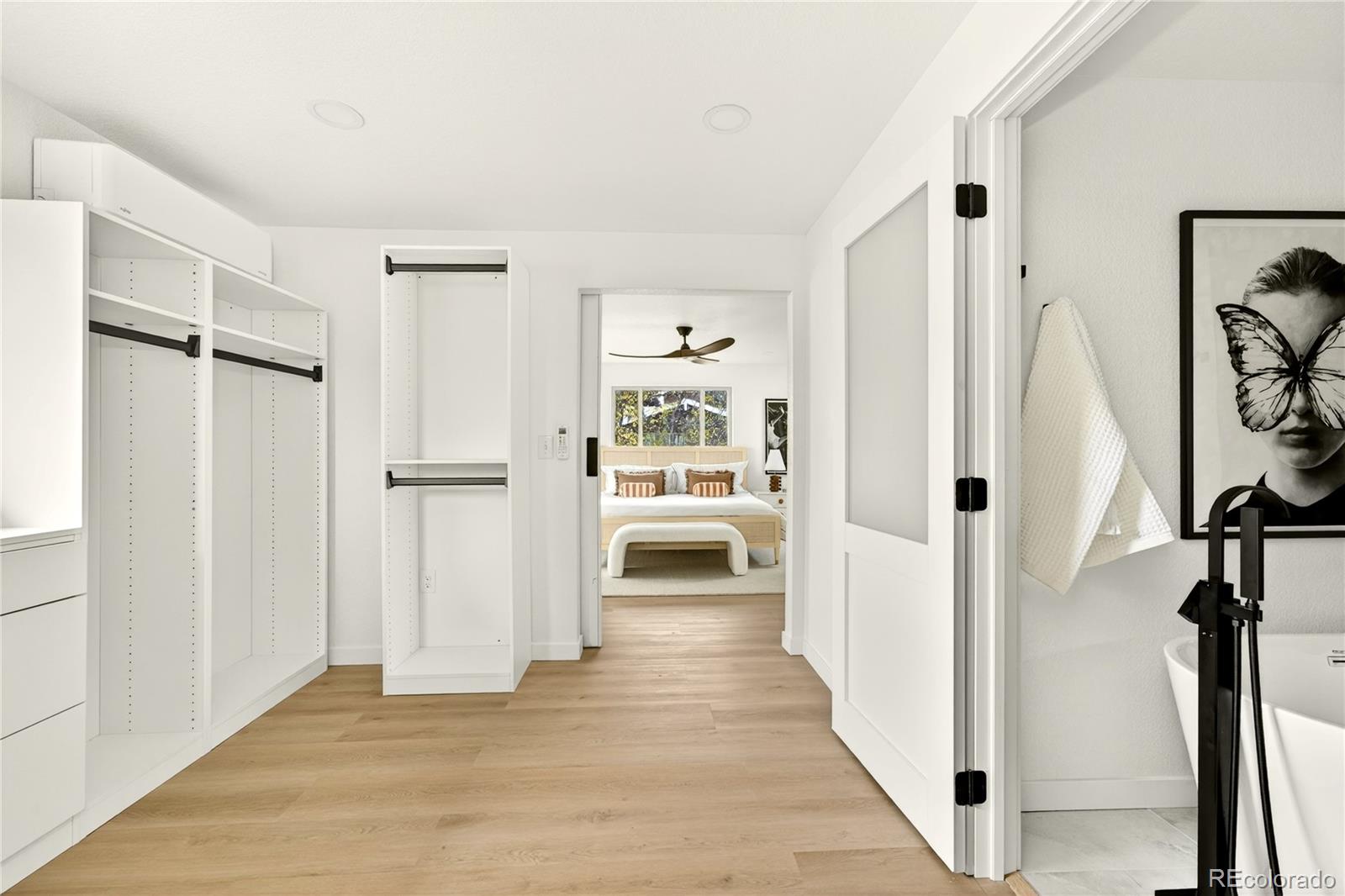 2429 S Leyden Street