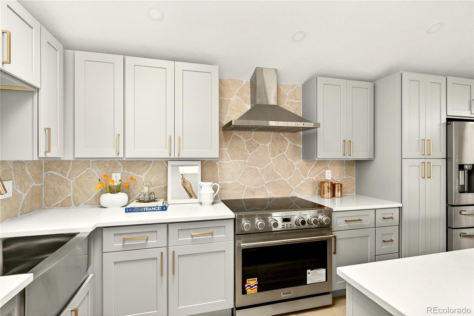 2429 S Leyden Street