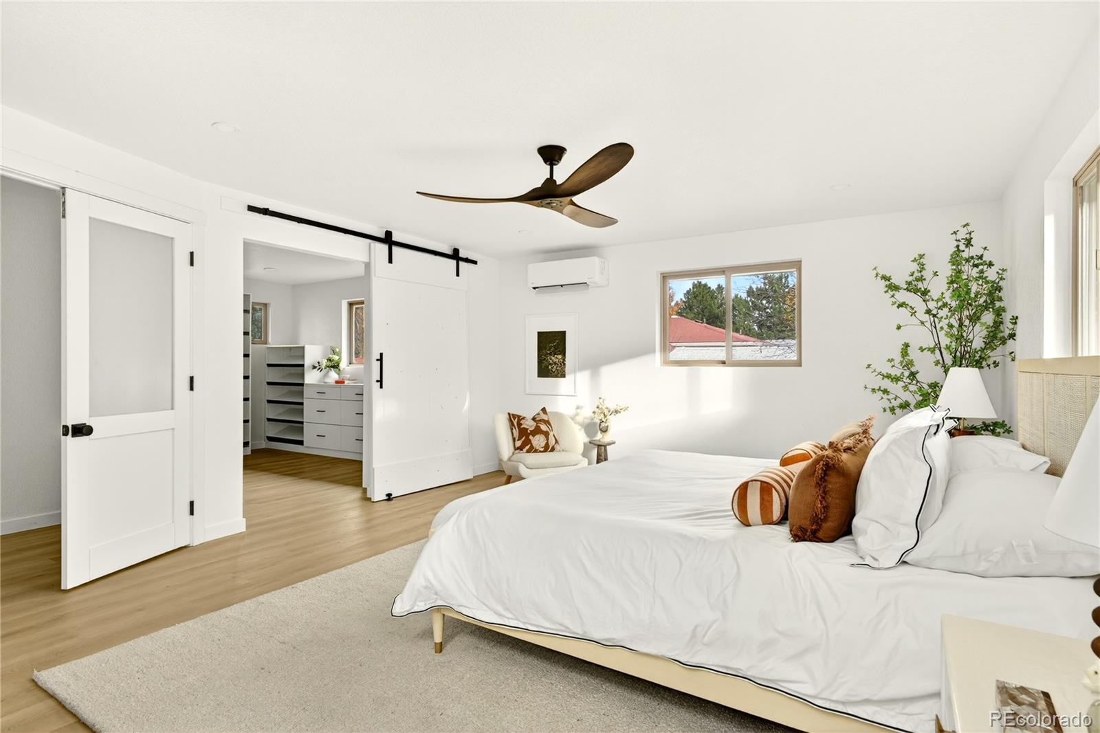 2429 S Leyden Street