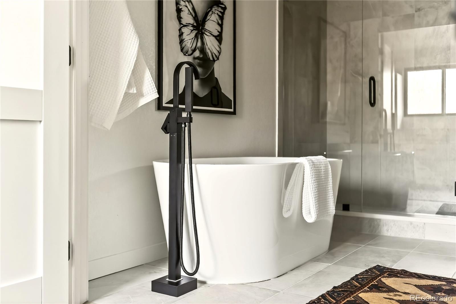 2429 S Leyden Street